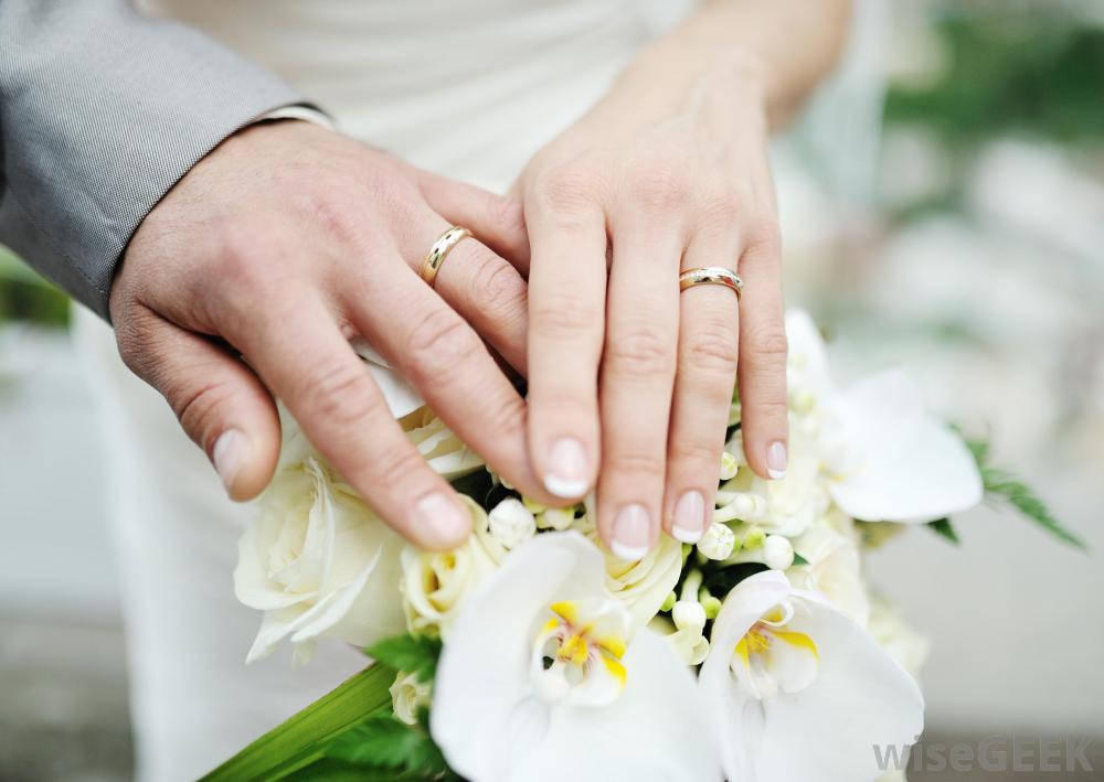 Renacimiento Estimado Árbol genealógico Cómo elegir los aros de matrimonio perfectos? – Anillos de Compromiso y Aros  de Matrimonio – Vittoria Capricci